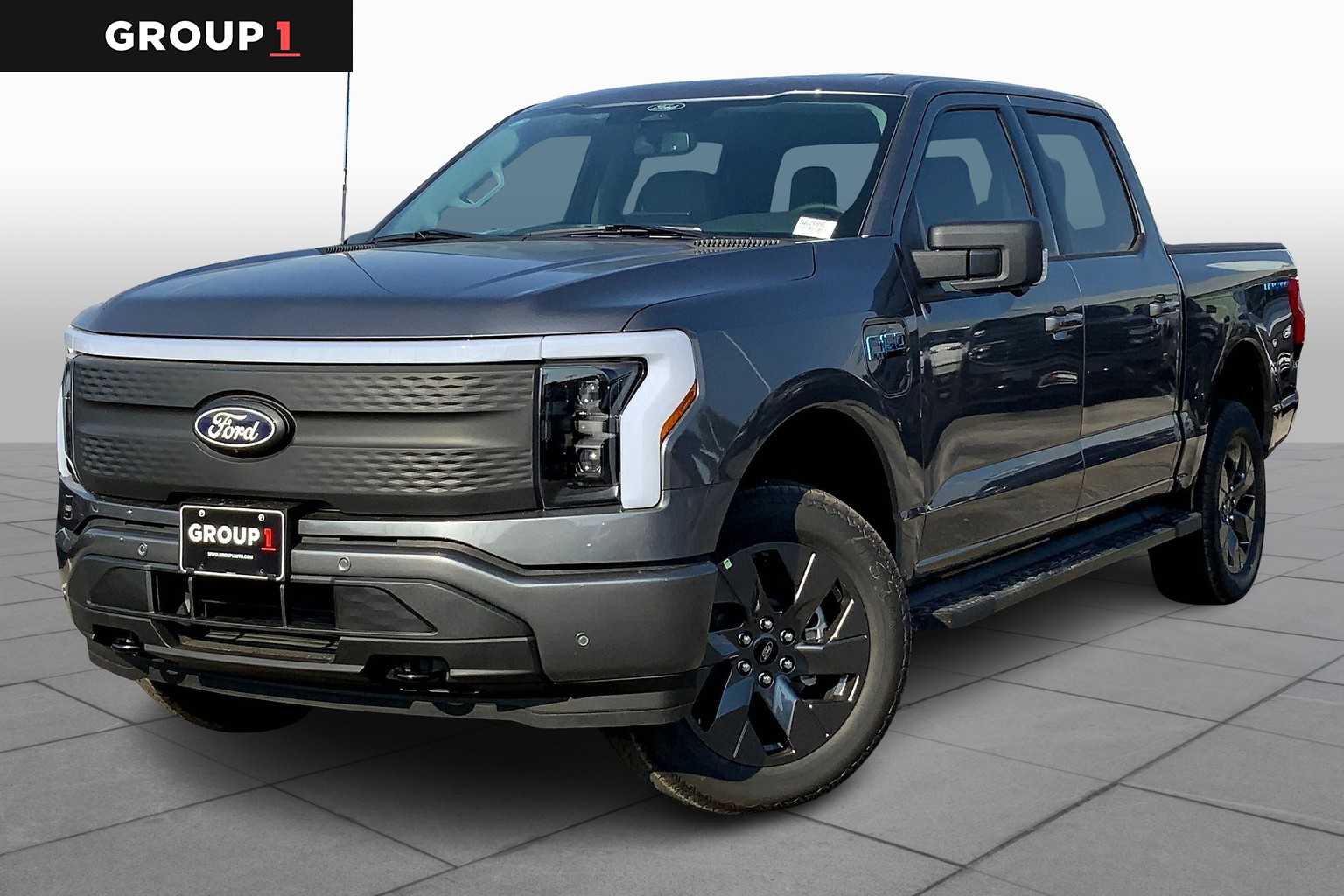 2025 Ford F-150 Lightning photo 2