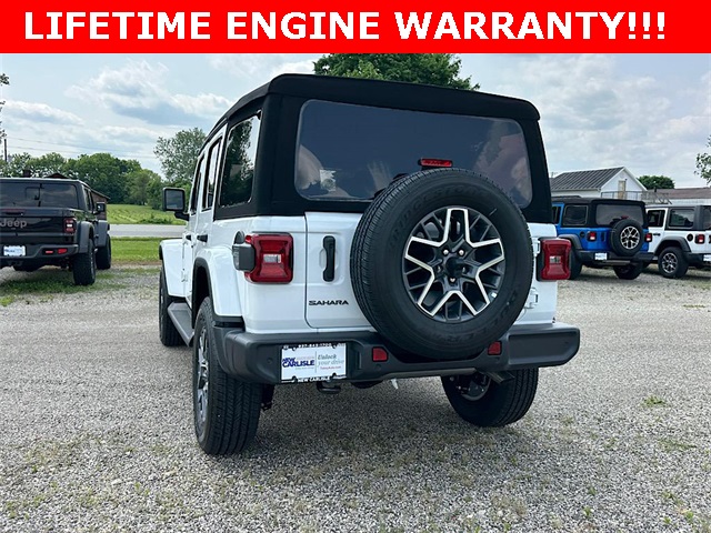 2025 Jeep Wrangler Sahara photo 4