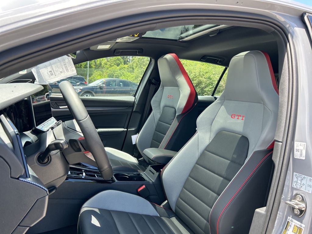 2025 Volkswagen Golf GTI SE photo 11