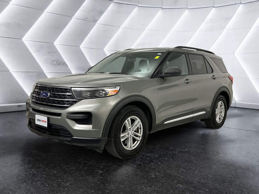 2020 Ford Explorer XLT photo 2