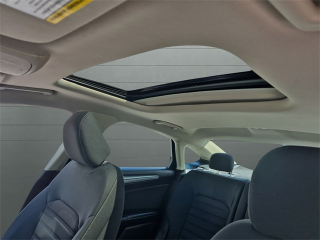 2020 Ford Fusion SE photo 23
