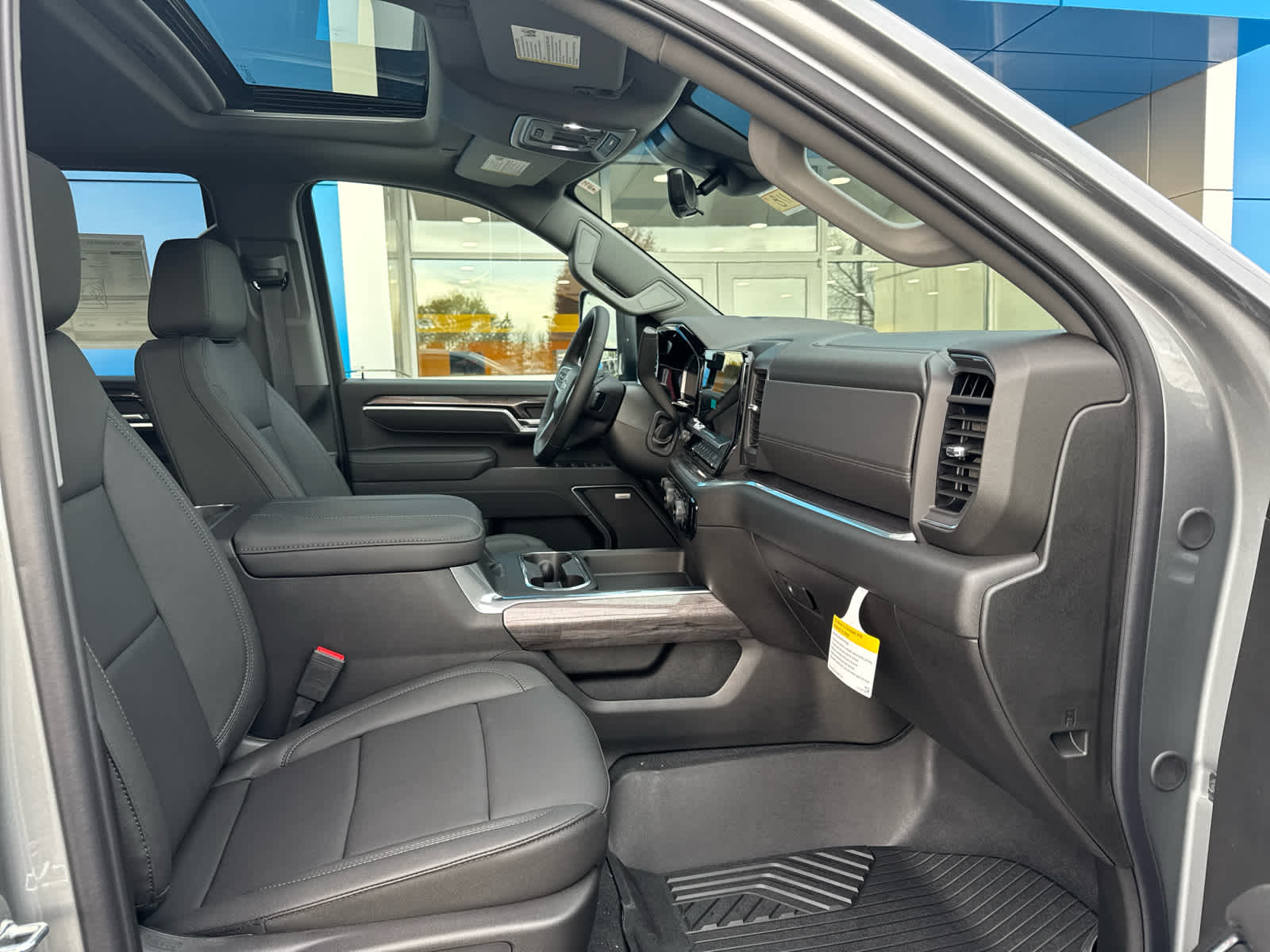 2026 Chevrolet Silverado 2500HD LTZ photo 4