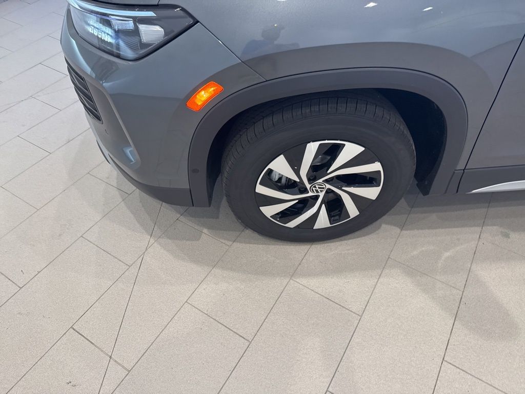 2025 Volkswagen Tiguan S photo 9