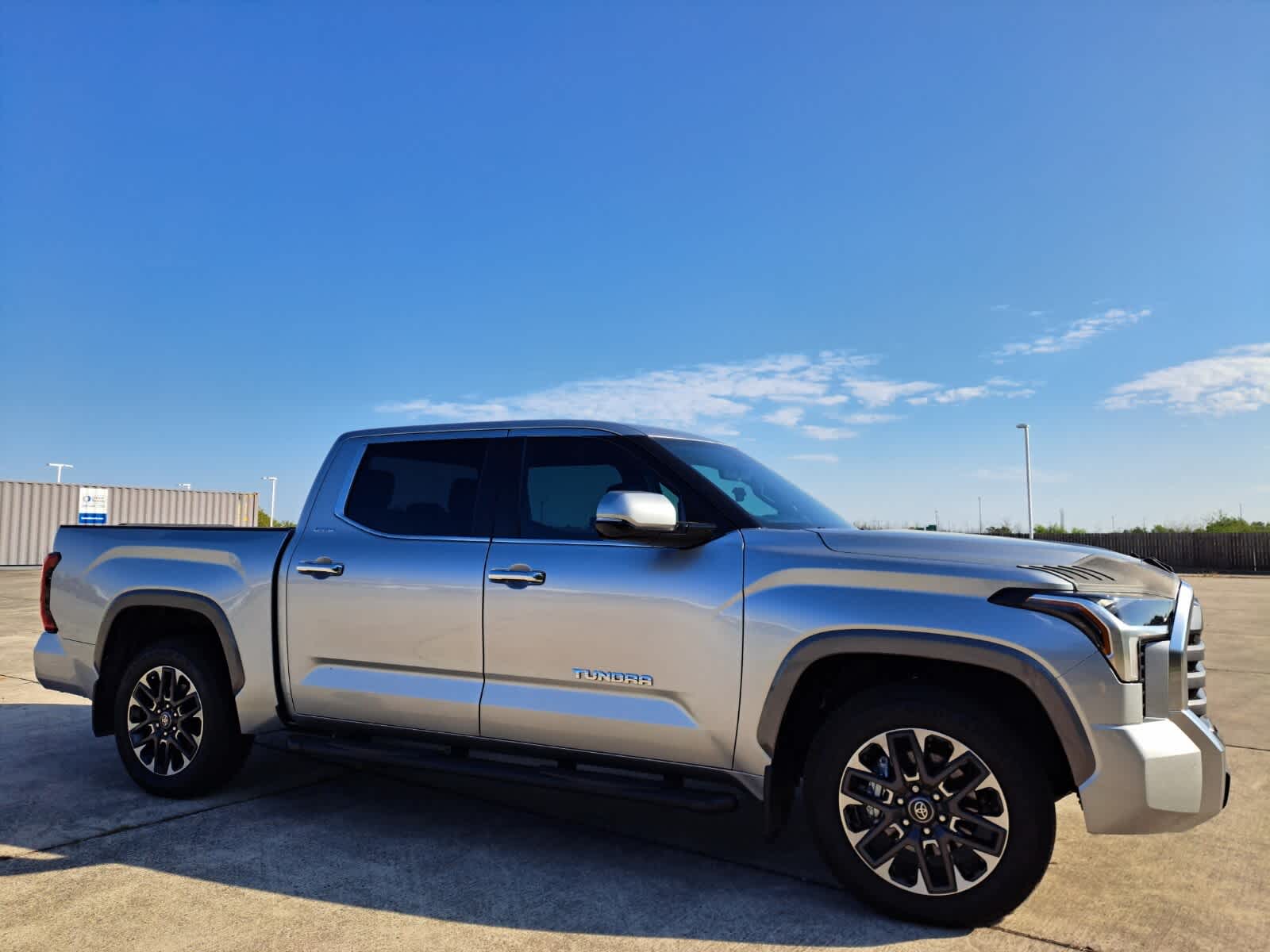 2025 Toyota Tundra Limited photo 3