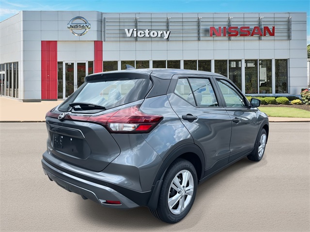 2025 Nissan Kicks Play S photo 3