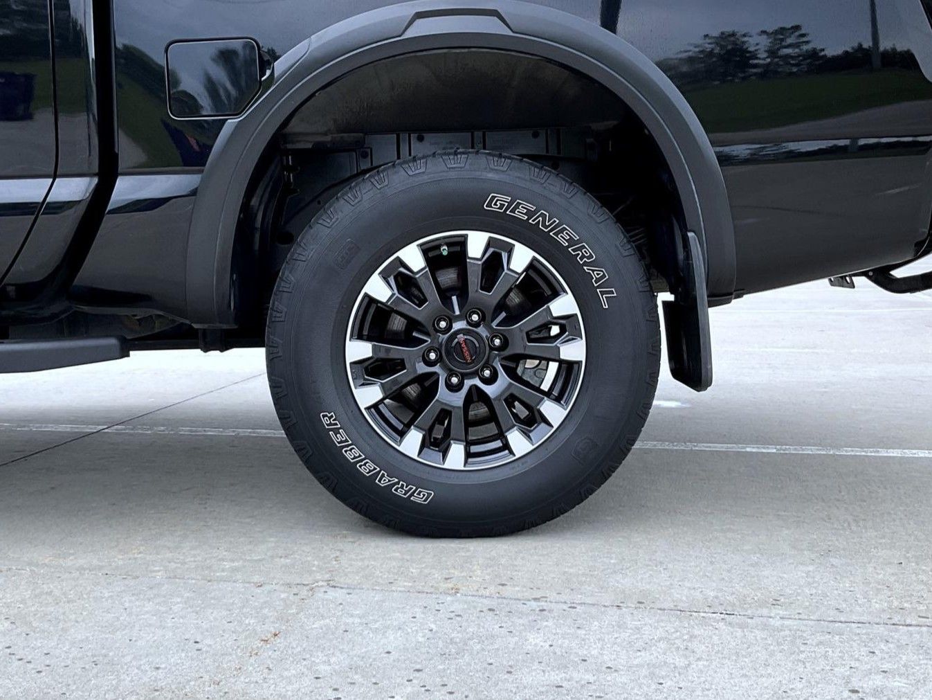 2020 Nissan Titan PRO-4X photo 22