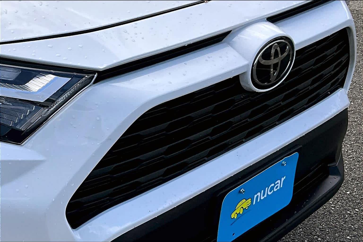 2023 Toyota RAV4 XLE photo 29