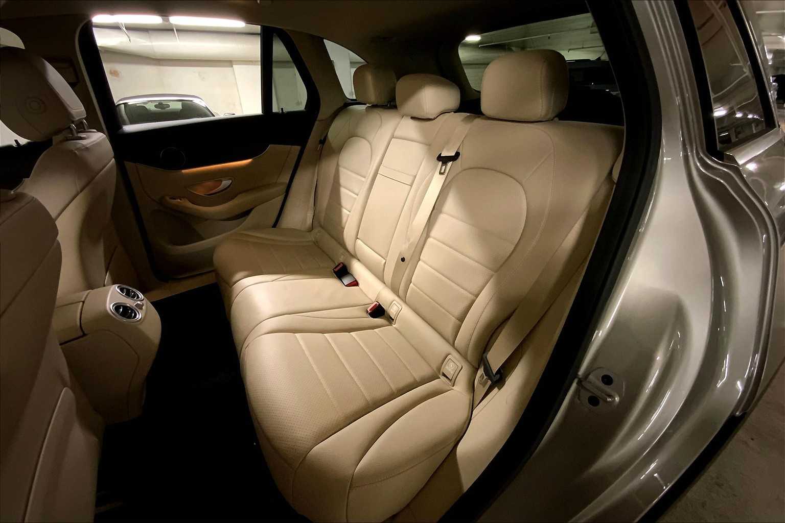 2022 Mercedes Benz GLC 300 photo 19