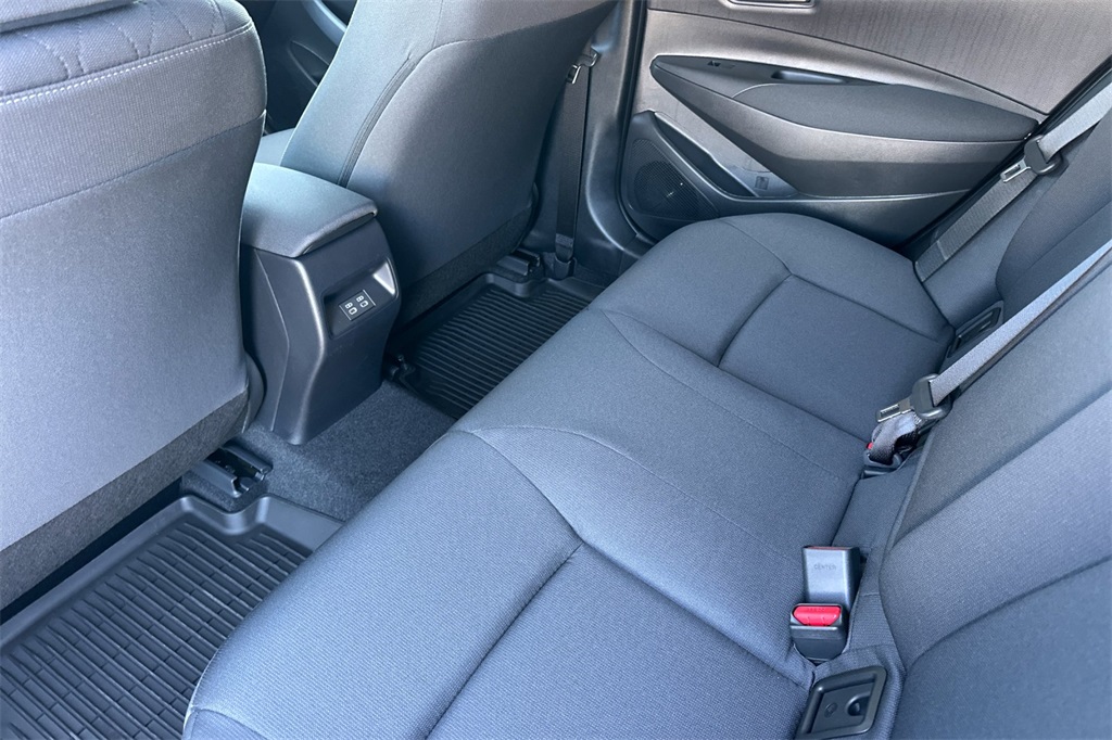 2025 Toyota Corolla LE photo 12