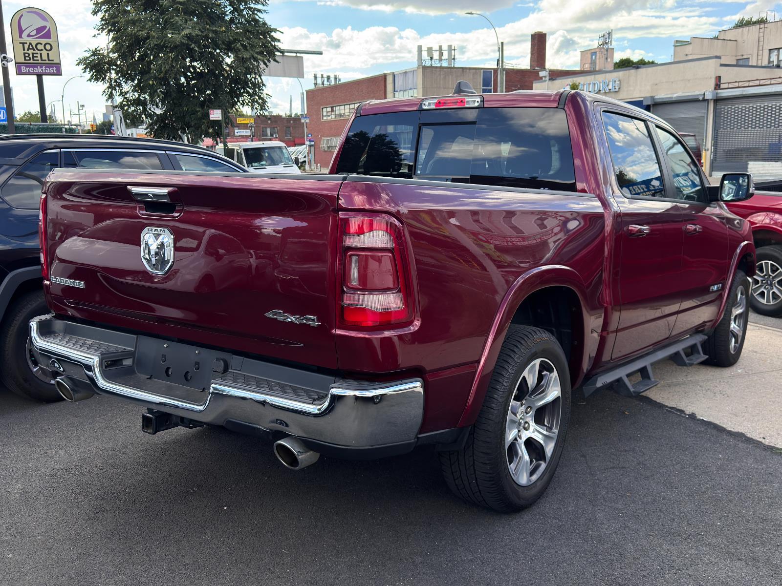 2022 Ram 1500 Laramie photo 4