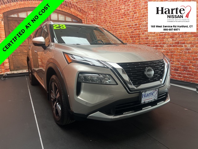 2023 Nissan Rogue Platinum's photo