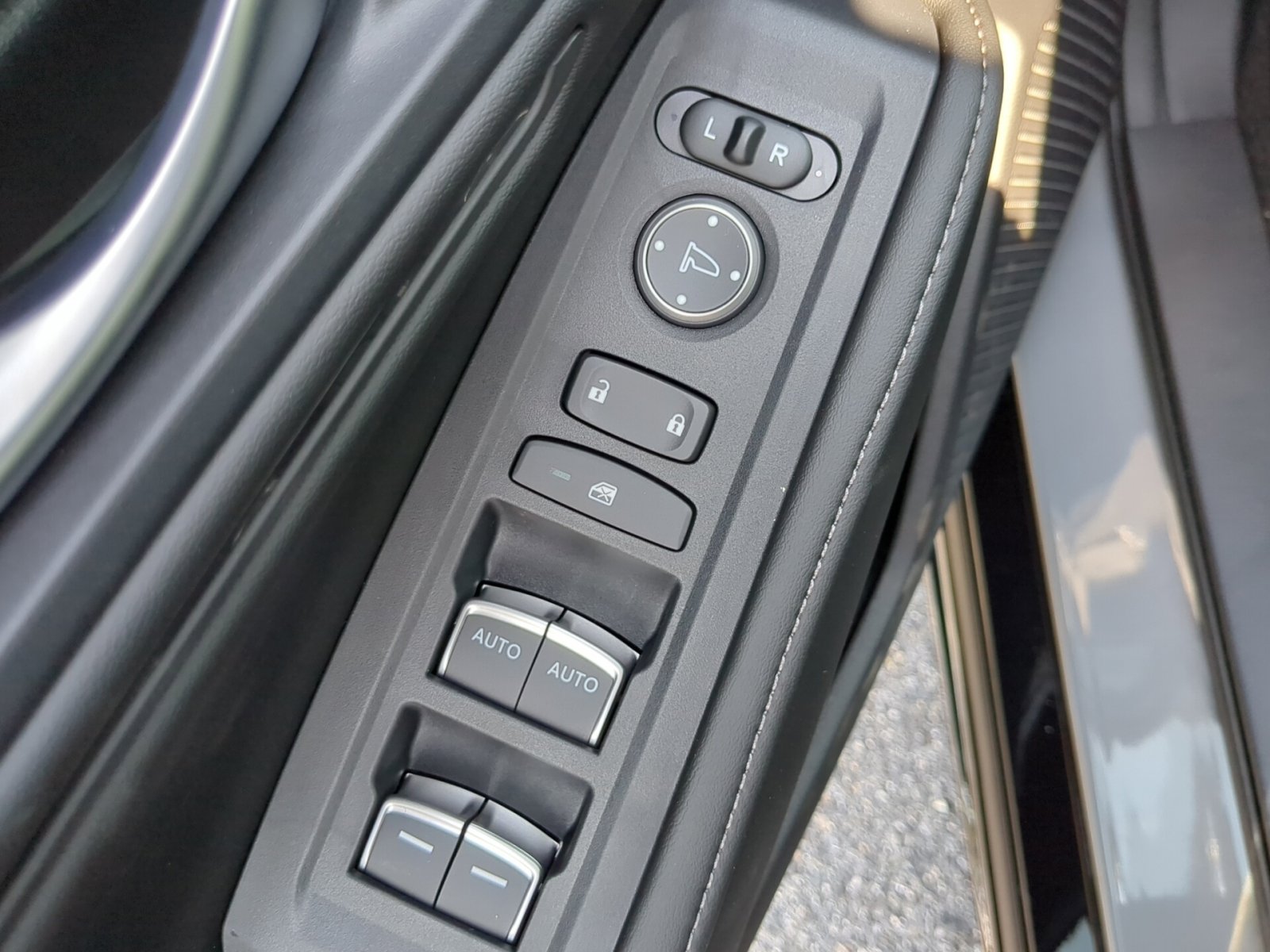 2025 Honda Accord Hybrid Sport-L photo 17