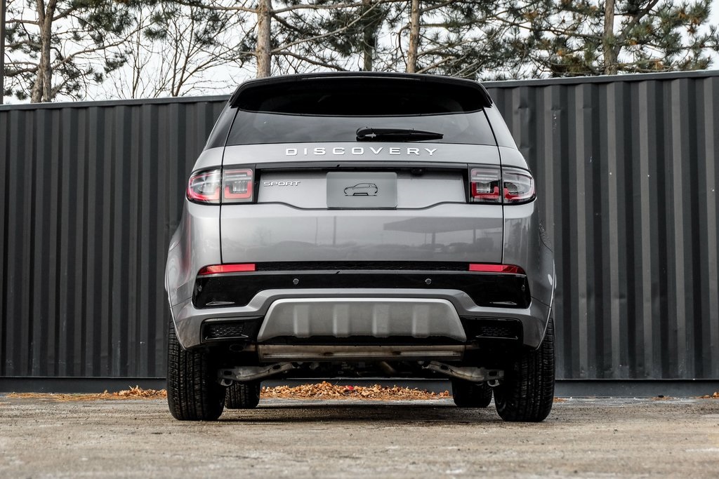 2025 Land Rover Discovery Sport S photo 8