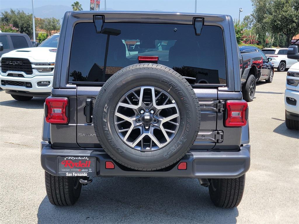 2025 Jeep Wrangler Sahara photo 5