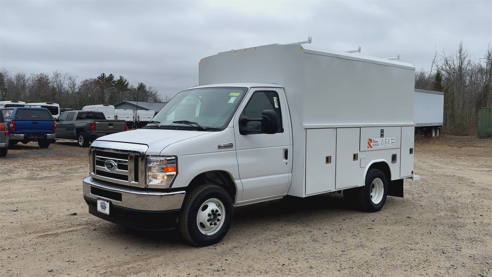 2025 Ford E-350 Base photo 4