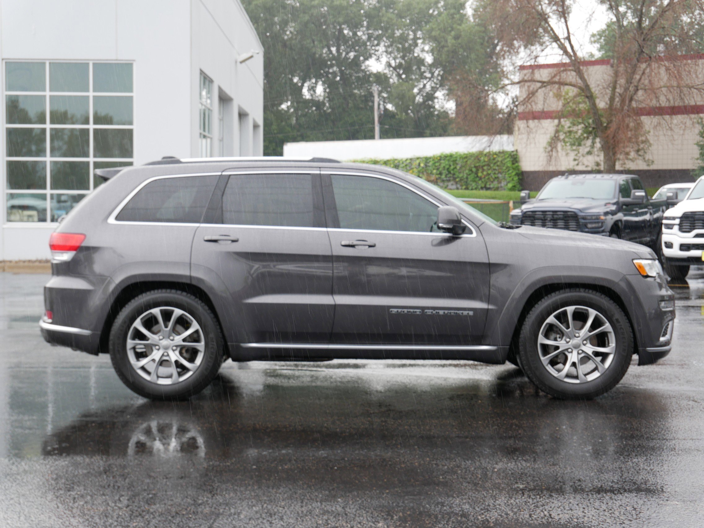 2020 Jeep Grand Cherokee Summit photo 5