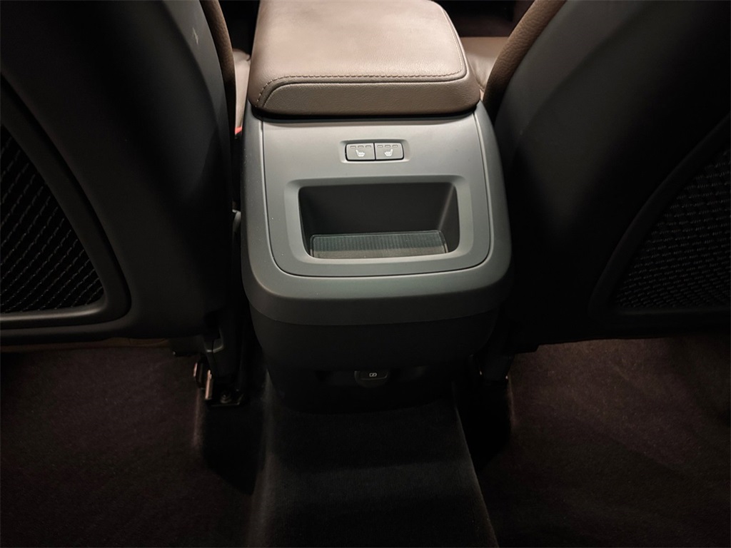 2023 Volvo XC60 B5 Plus photo 27