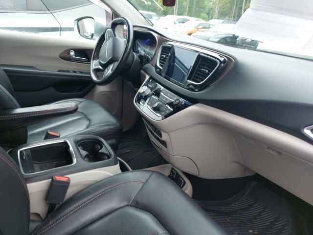 2019 Chrysler Pacifica Touring Plus photo 11