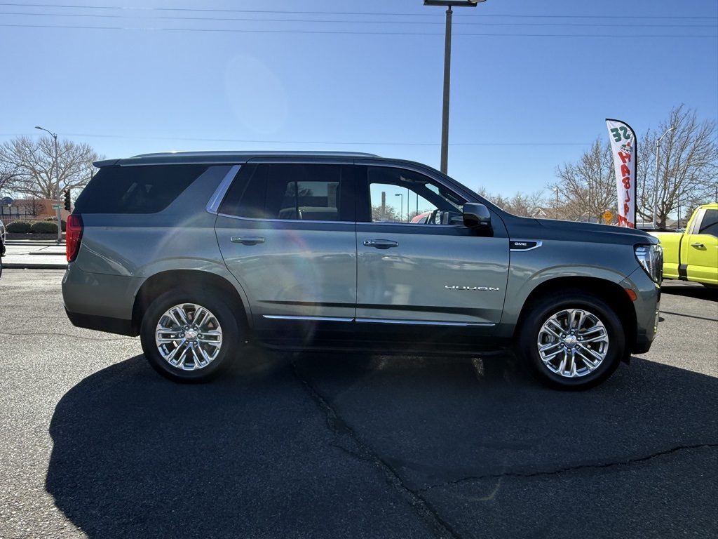 2023 Gmc Yukon SLT photo 4