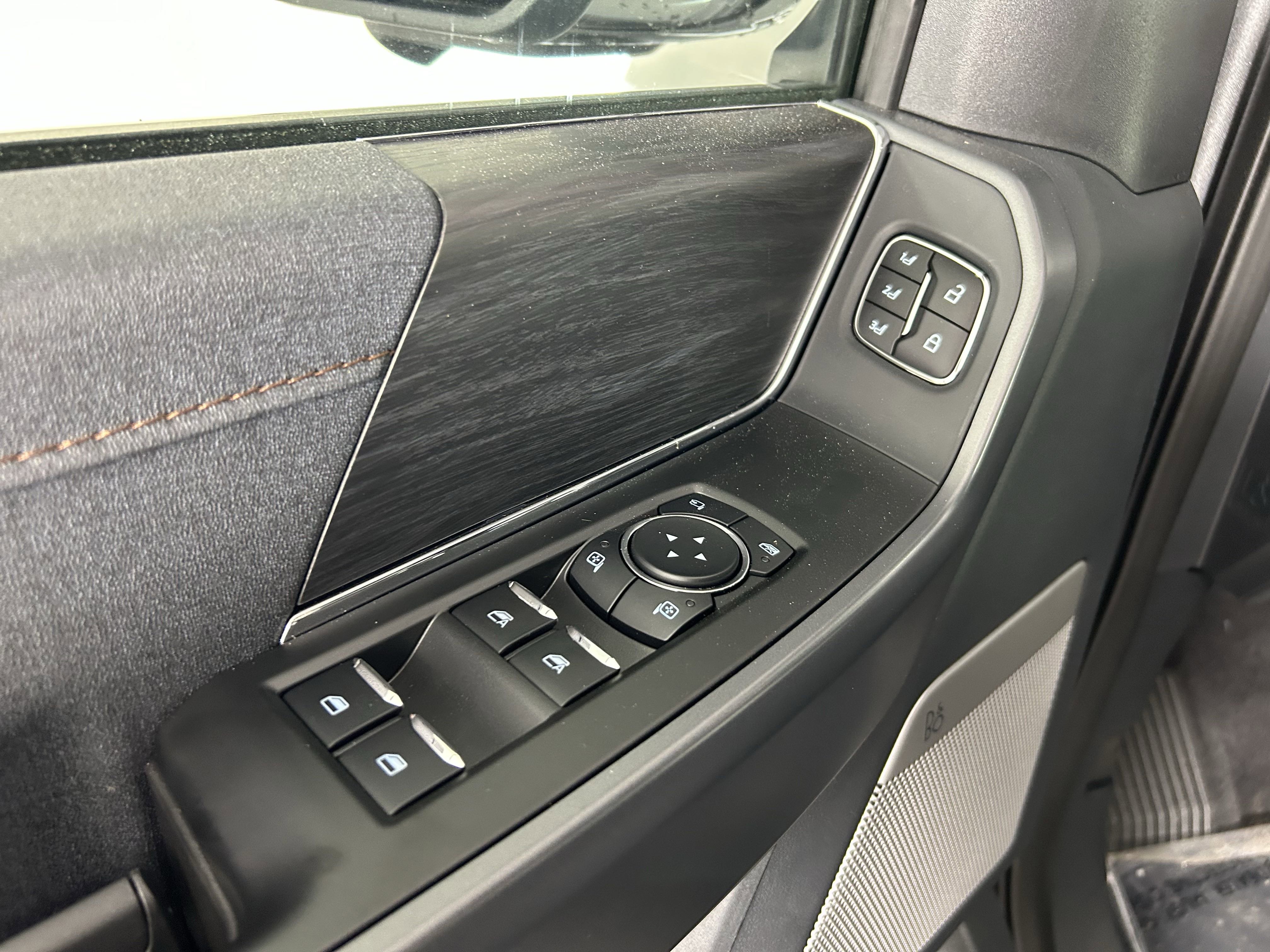 2025 Ford F-150 Lariat photo 16