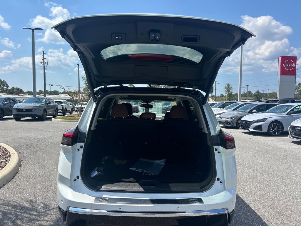 2026 Nissan Rogue Platinum photo 9