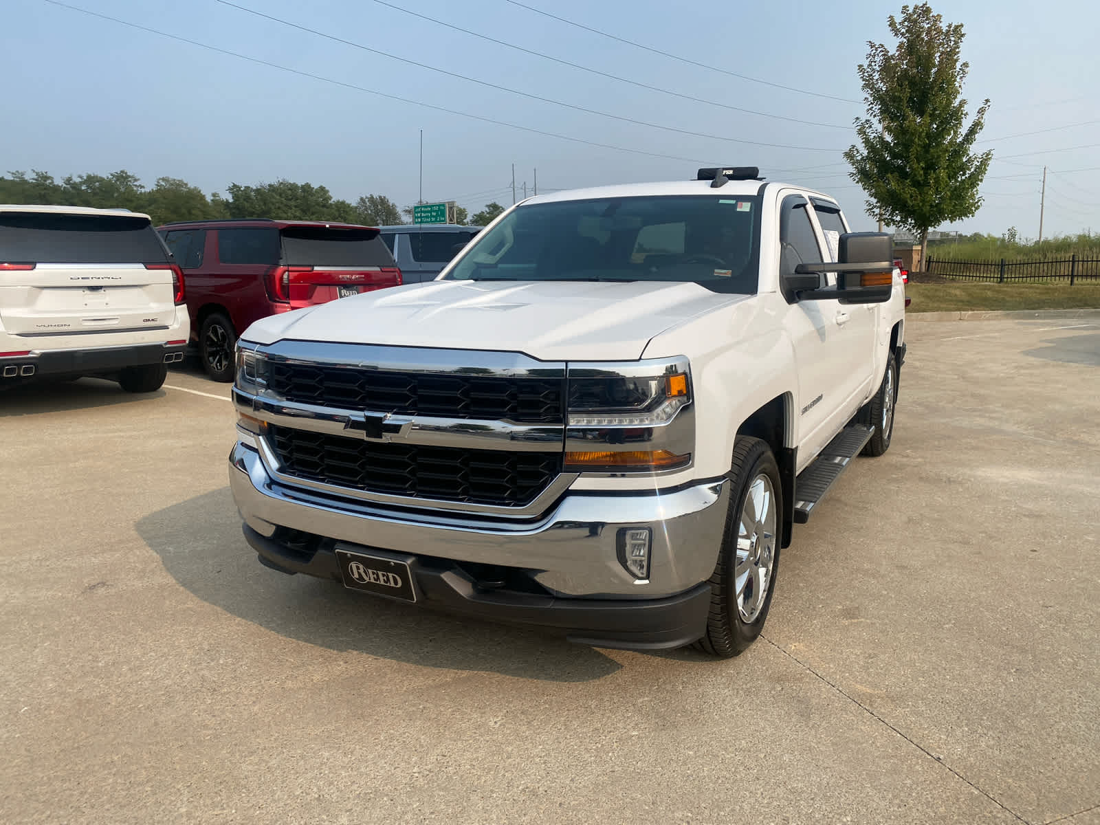 Used 2018 Chevrolet Silverado 1500 LT with VIN 3GCUKREC3JG643104 for sale in Kansas City