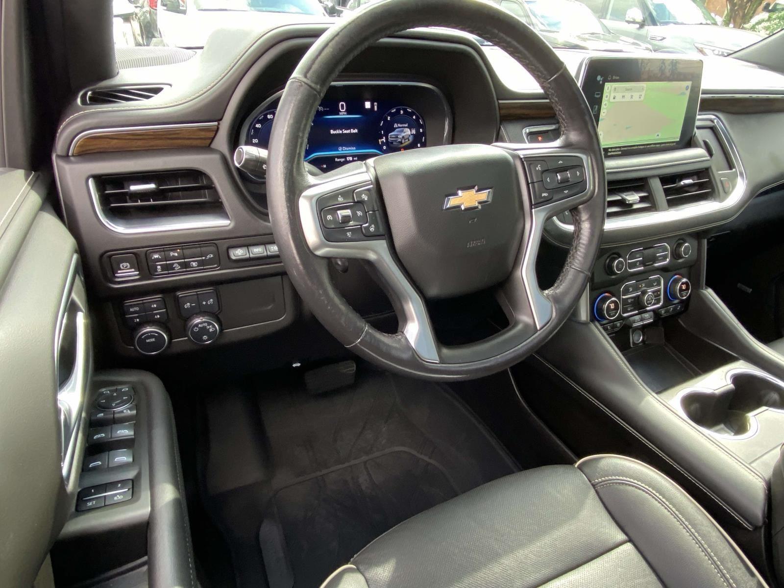 2022 Chevrolet Suburban Premier photo 2