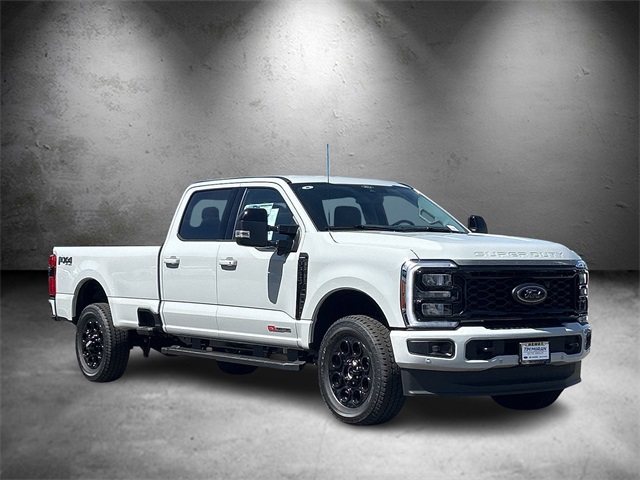 2025 Ford F-350 Lariat photo 3