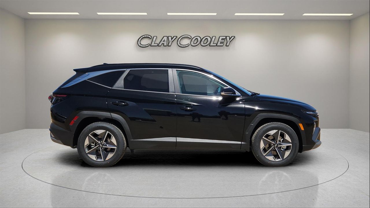 2025 Hyundai Tucson SEL Convenience photo 2