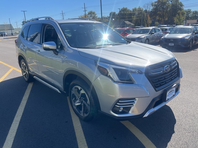 2023 Subaru Forester Touring photo 2