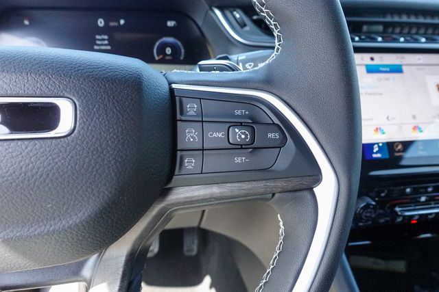 2025 Jeep Grand Cherokee Limited photo 15