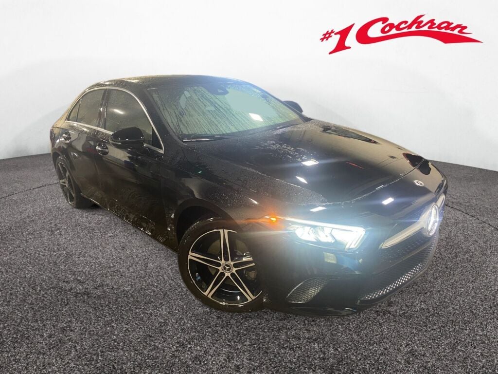 2022 Mercedes-Benz A-Class A220's photo