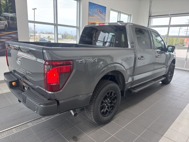 2025 Ford F-150 XLT photo 17