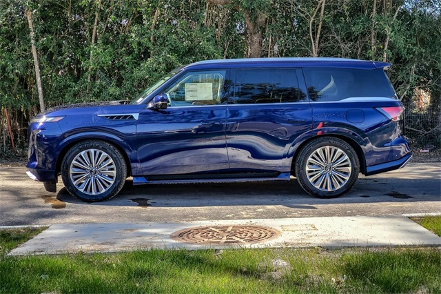 2025 Infiniti QX80 Luxe photo 4
