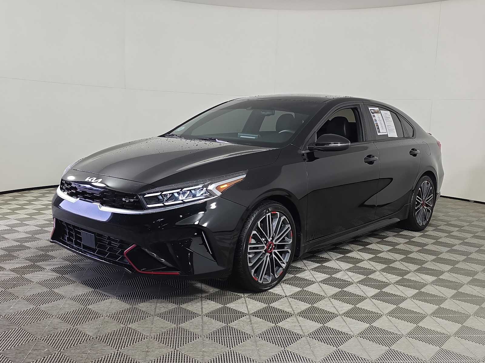 2023 Kia Forte GT photo 3