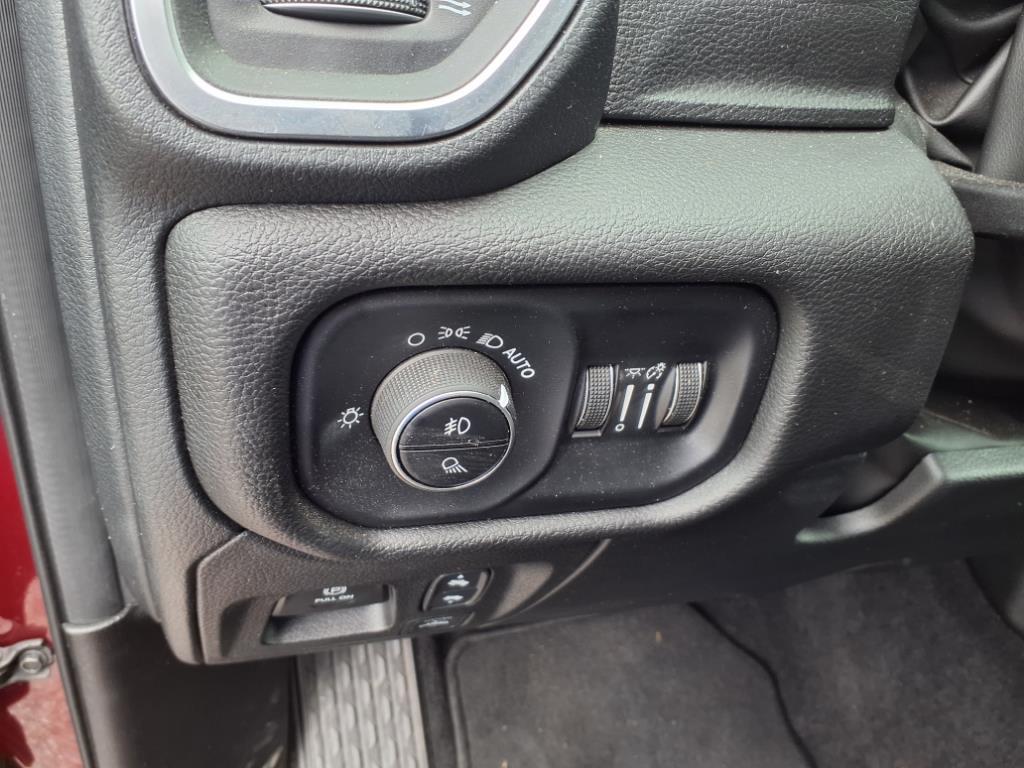 2025 Ram 1500 Big Horn photo 8