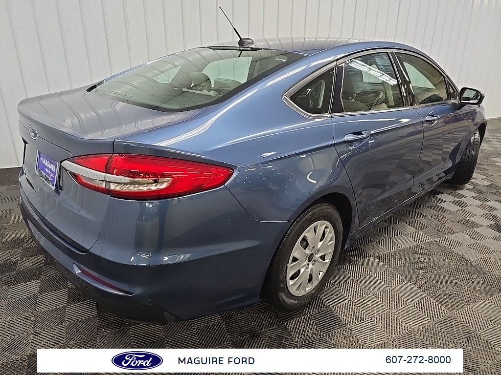 2019 Ford Fusion S photo 10