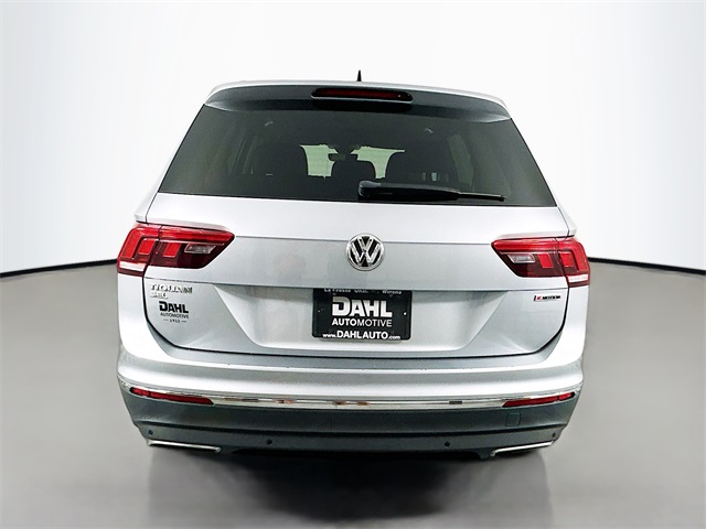 2020 Volkswagen Tiguan SEL photo 4