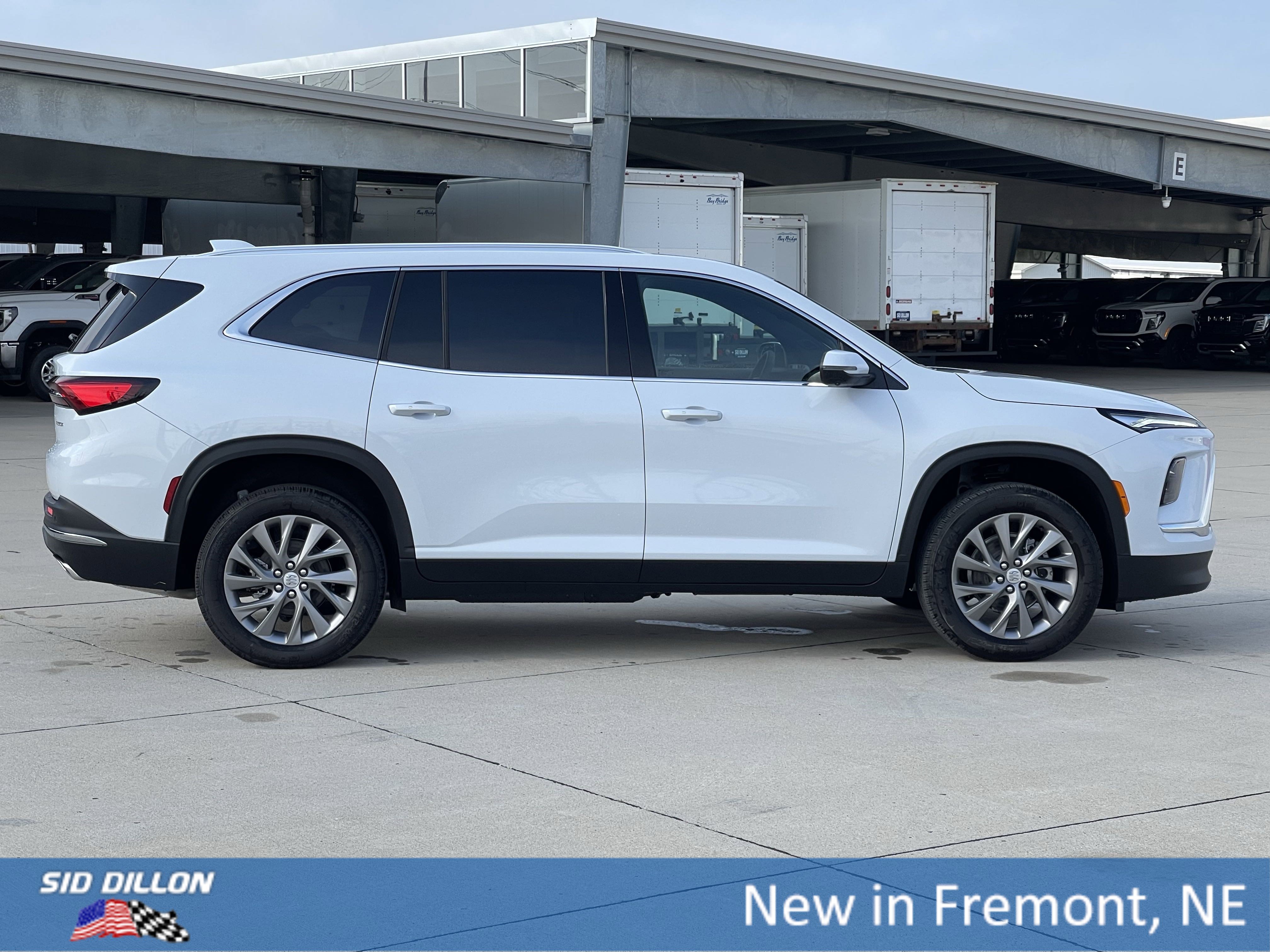 2026 Buick Enclave Preferred photo 9