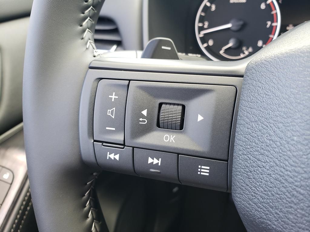2026 Nissan Rogue SV photo 10