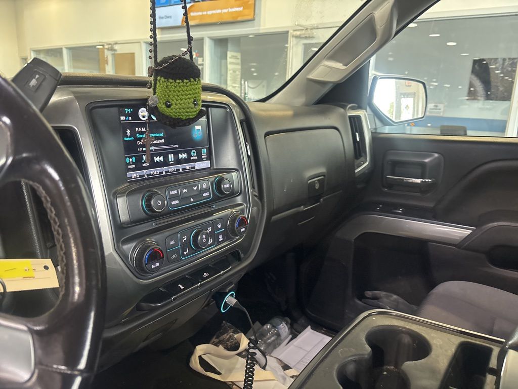 2019 Chevrolet Silverado 1500 LT photo 18