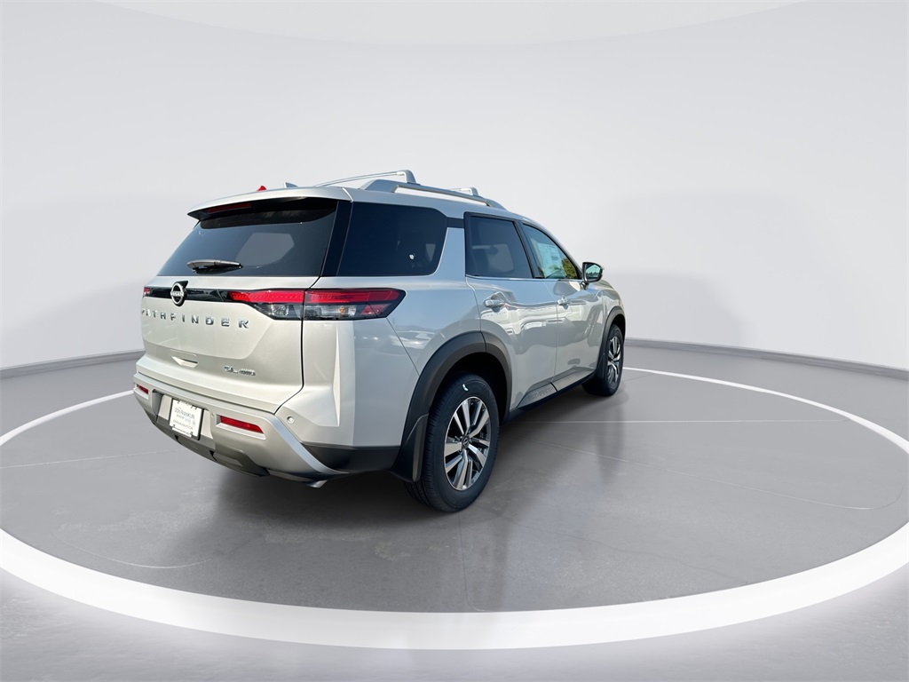 2025 Nissan Pathfinder SL photo 8