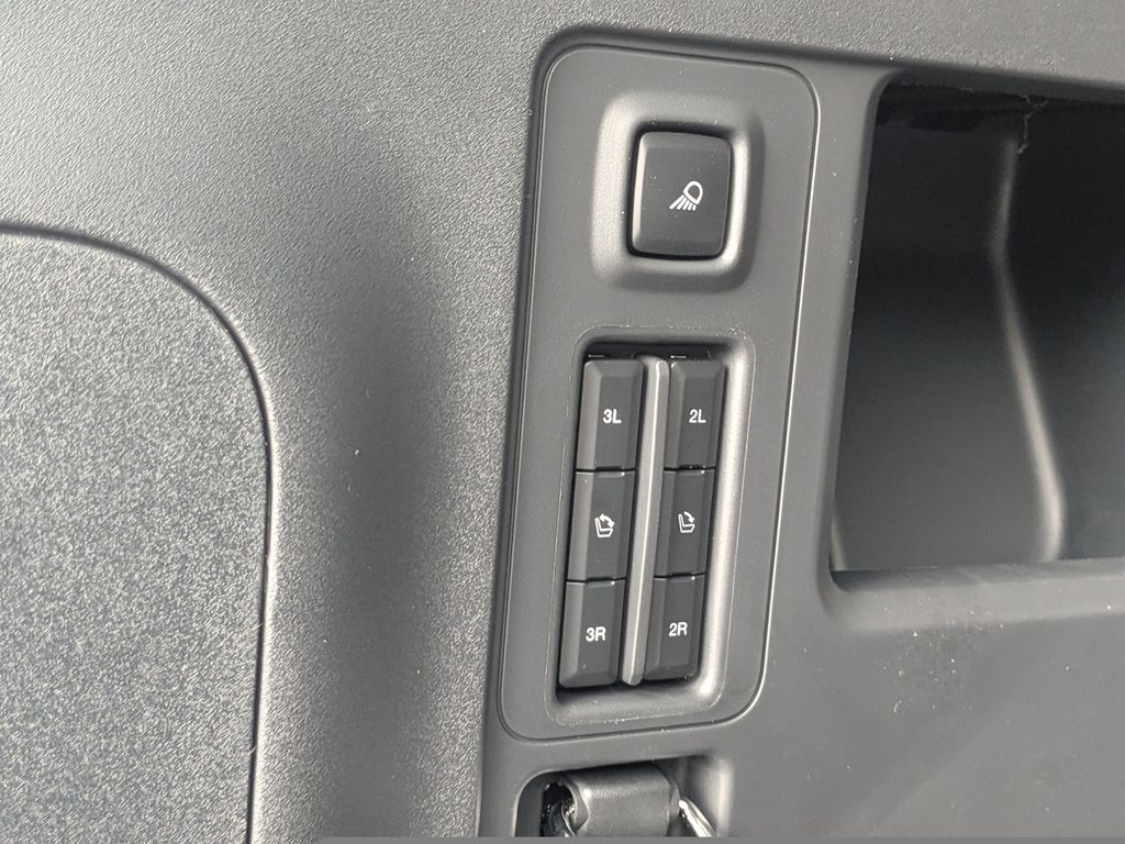 2025 Ford Expedition MAX photo 14