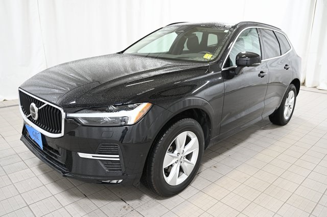 2022 Volvo XC60 B5 Momentum photo 8