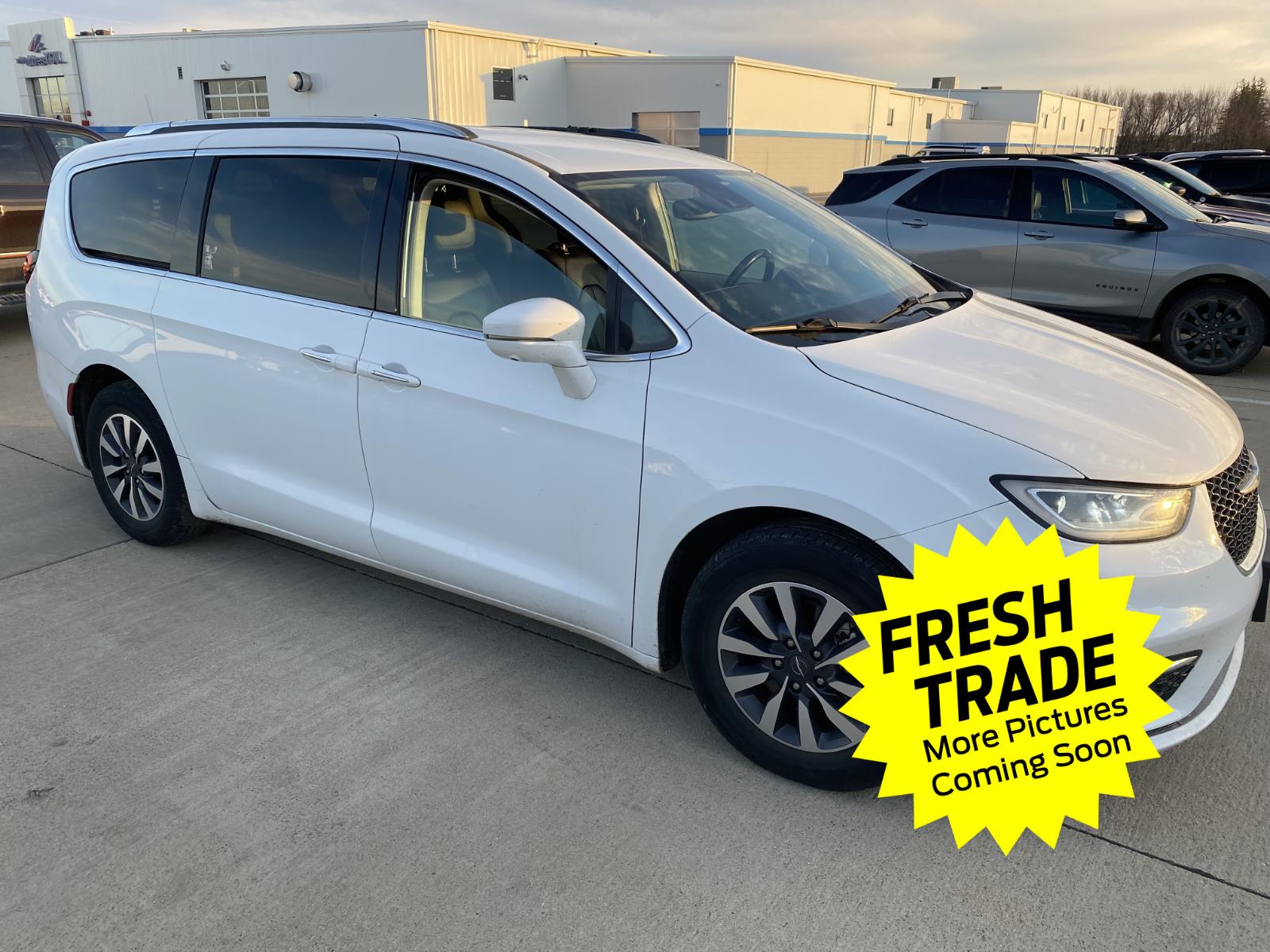 2021 Chrysler Pacifica Touring L photo 4