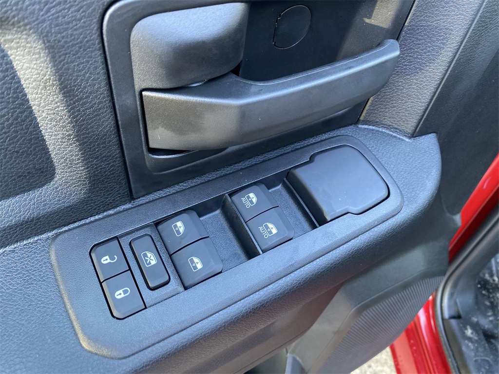 2025 Ram 2500 Tradesman photo 9