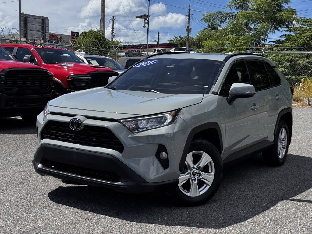 2019 Toyota RAV4 XLE's photo
