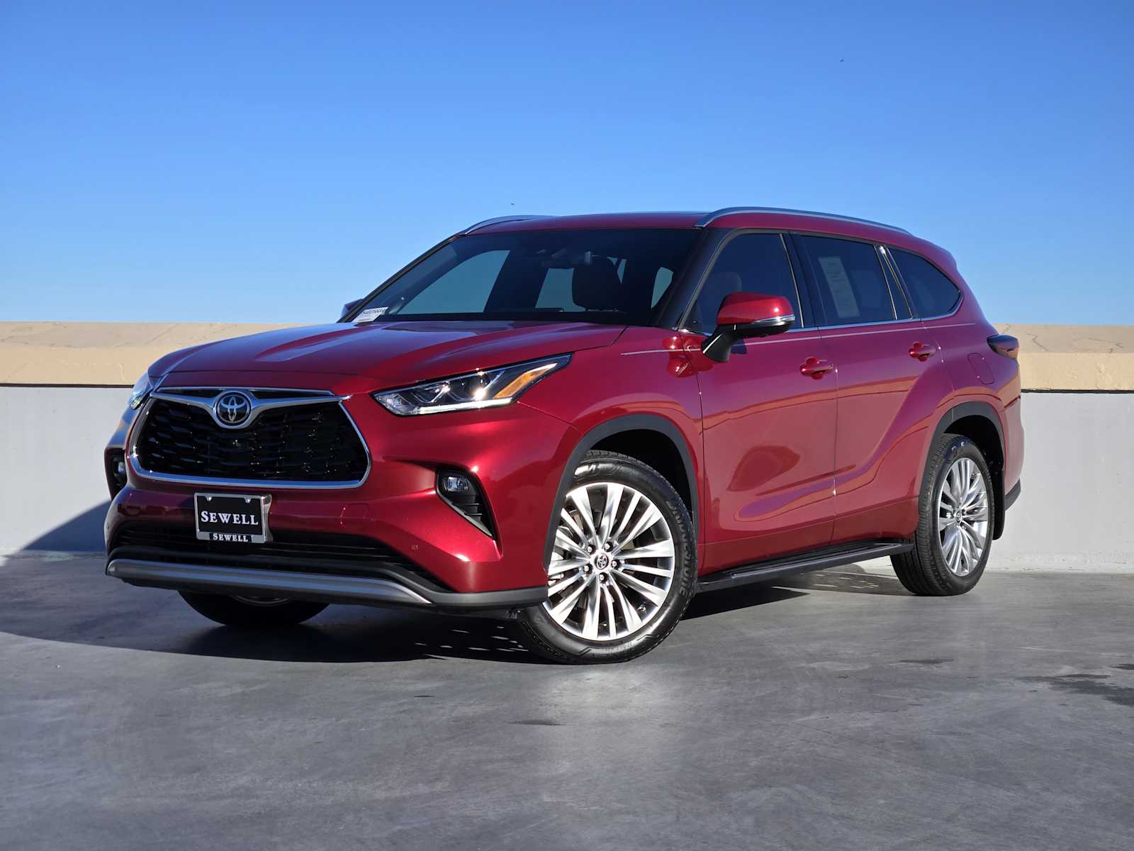 2025 Toyota Highlander Platinum's photo