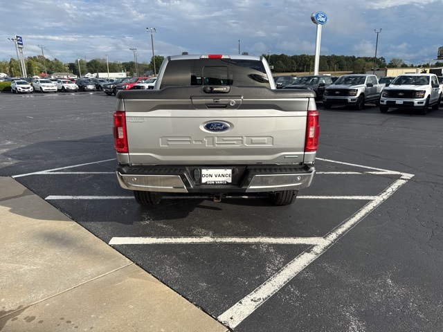 2022 Ford F-150 XLT photo 2
