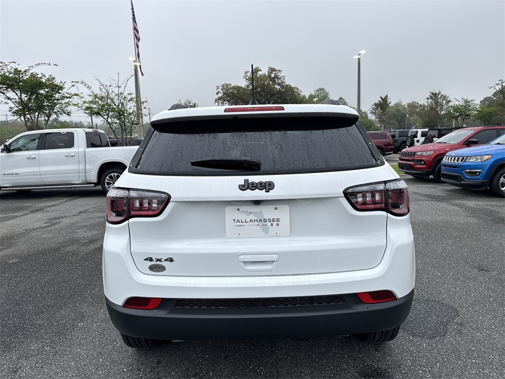 2025 Jeep Compass Latitude photo 4